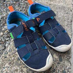 Plae kids shoes SAM-2-0 size 2 youth